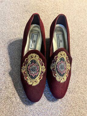 Maggie Lawrence Burgundy Suede Embroidered Block Heel Loafers Size 7